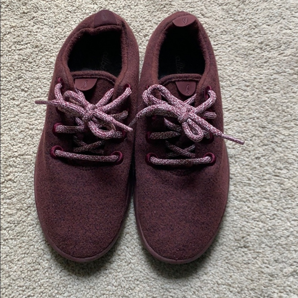 Allbirds Women’s wool runners size W7 burgundy